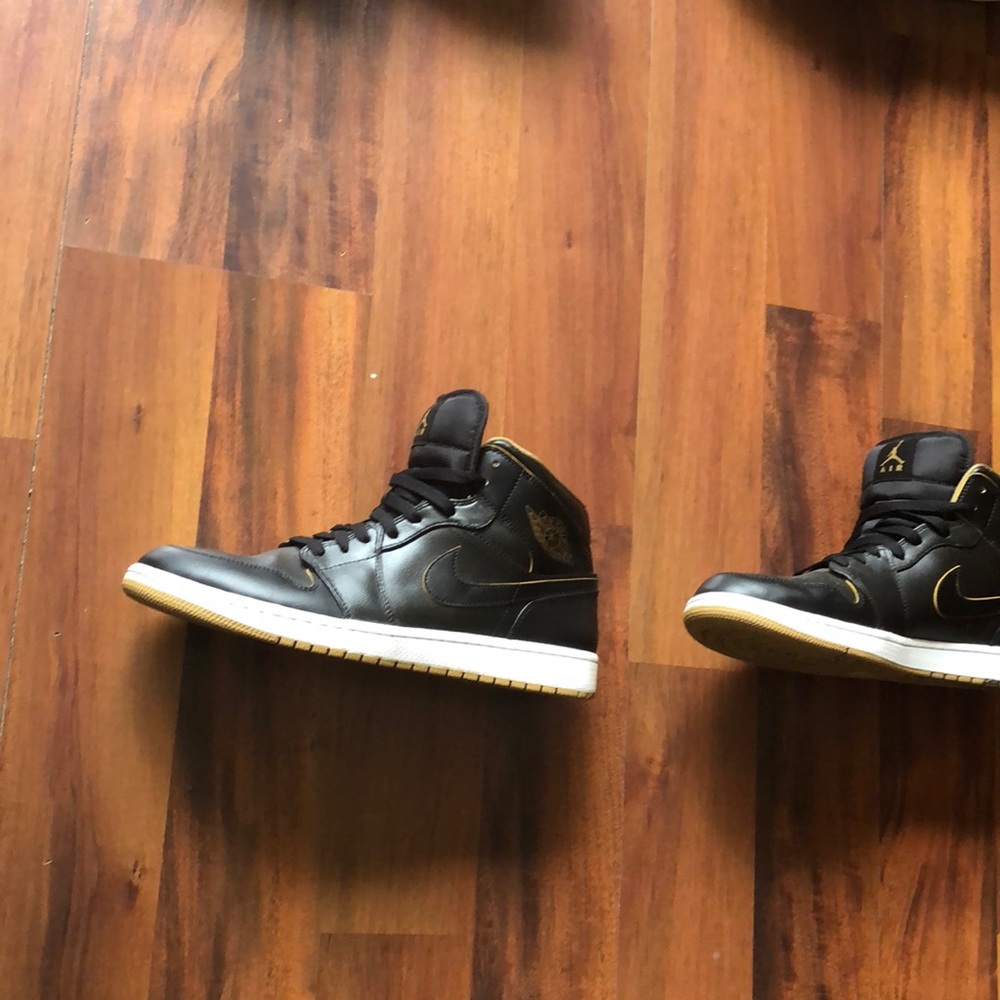 Air Jordan 1 mid